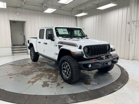 New 2026 Jeep Gladiator Mojave AWD/4WD image 2