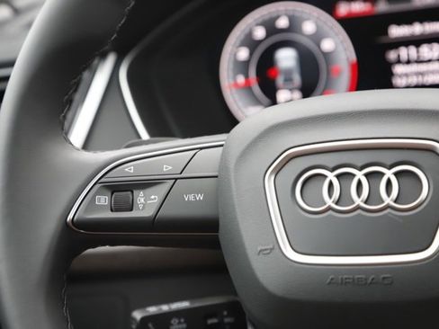 Used 2025 Audi Q5 2.0T Premium Plus w/ Premium Plus Package image 19