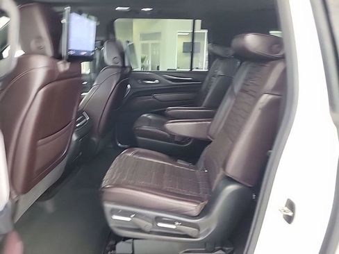 Used 2021 Cadillac Escalade ESV Sport Platinum w/ Heavy-Duty Trailer Package image 7