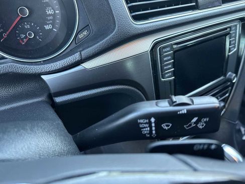 Used 2018 Volkswagen Passat 2.0T R-Line image 24