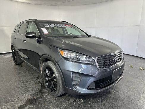 Used 2020 Kia Sorento S image 2