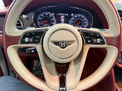 Used 2018 Bentley Bentayga Mulliner AWD/4WD image 12
