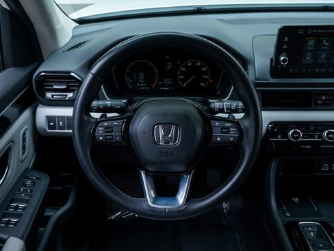 Used 2025 Honda Pilot EX-L image 12