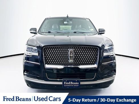 Used 2023 Lincoln Navigator L Reserve AWD/4WD image 2