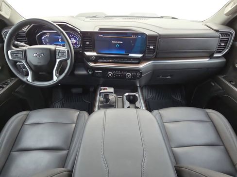 Used 2024 Chevrolet Silverado 1500 LT Trail Boss w/ Convenience Package II AWD/4WD image 9