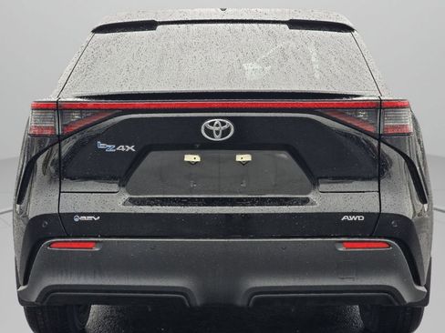 Used 2024 Toyota bZ4X XLE w/ Weather Package image 20