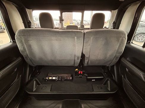 Used 2020 Jeep Gladiator Overland image 29