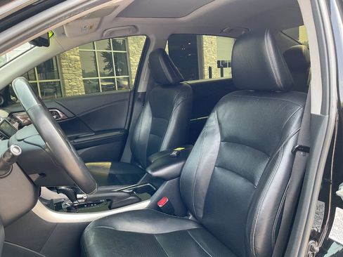 Used 2016 Honda Accord Touring image 15