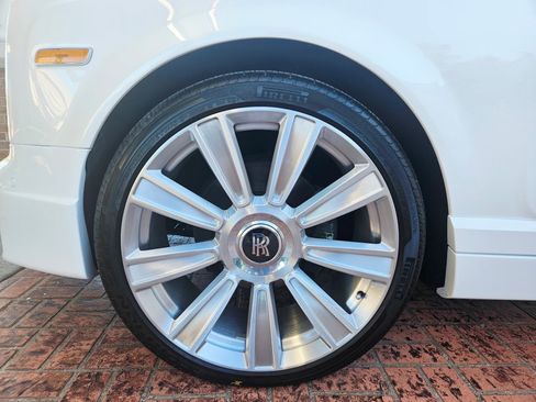 Used 2007 Rolls-Royce Phantom Sedan RWD image 28