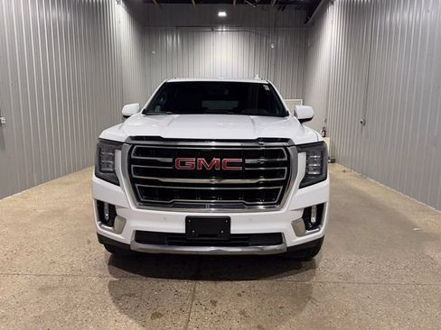 Used 2023 GMC Yukon XL SLT AWD/4WD image 3