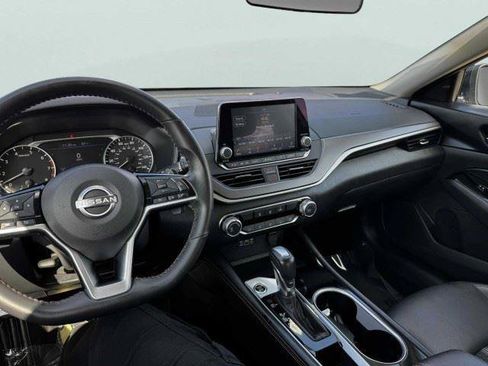 Used 2024 Nissan Altima 2.5 SR FWD image 27