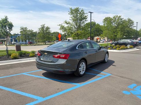 Used 2016 Chevrolet Malibu LT w/ Leather Package FWD image 5