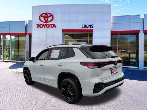 Used 2025 Volkswagen Tiguan SE R-Line image 5