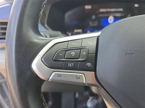 Used 2024 Volkswagen Taos SE FWD image 23