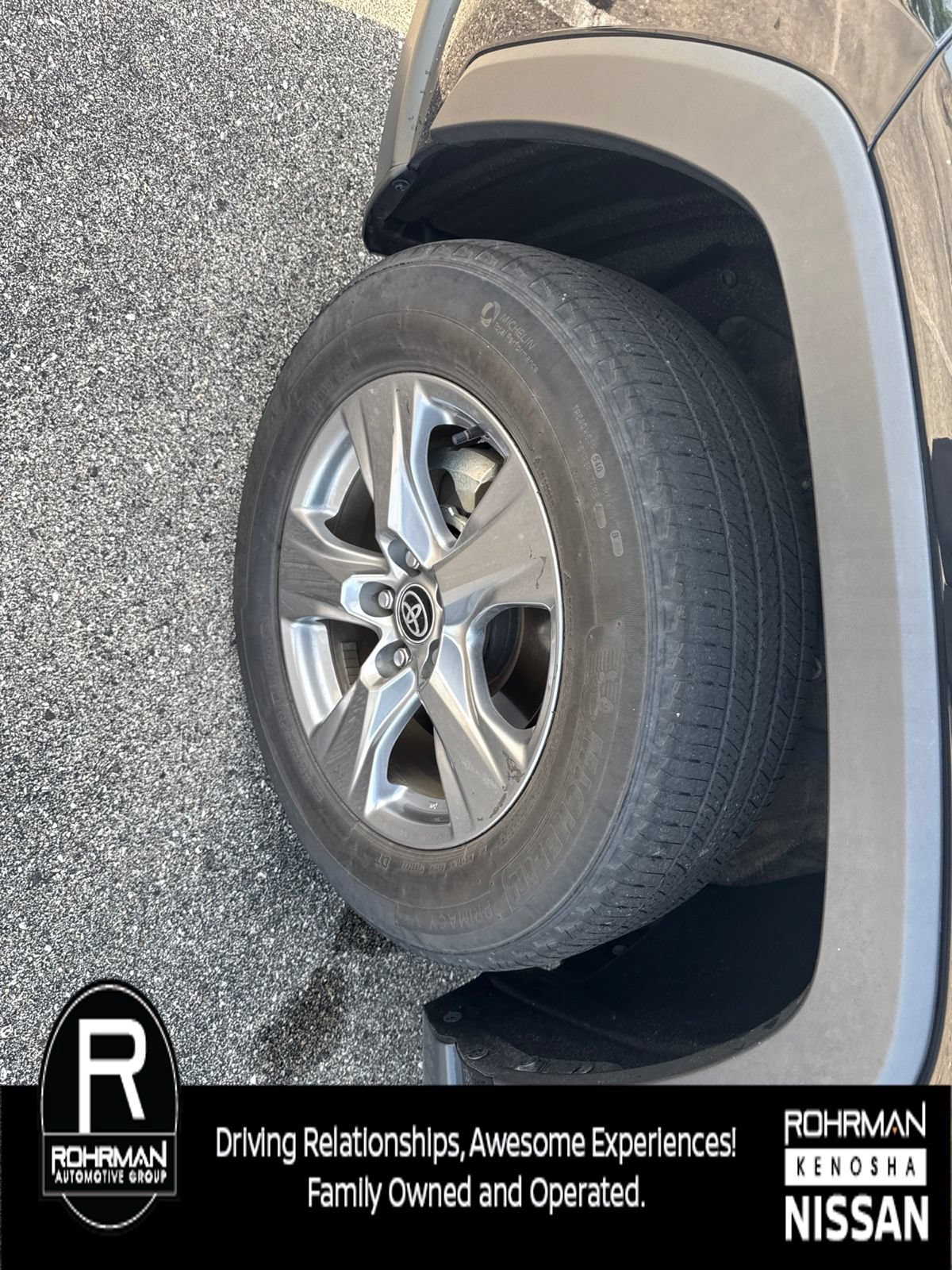 Used 2025 Toyota RAV4 XLE FWD image 9