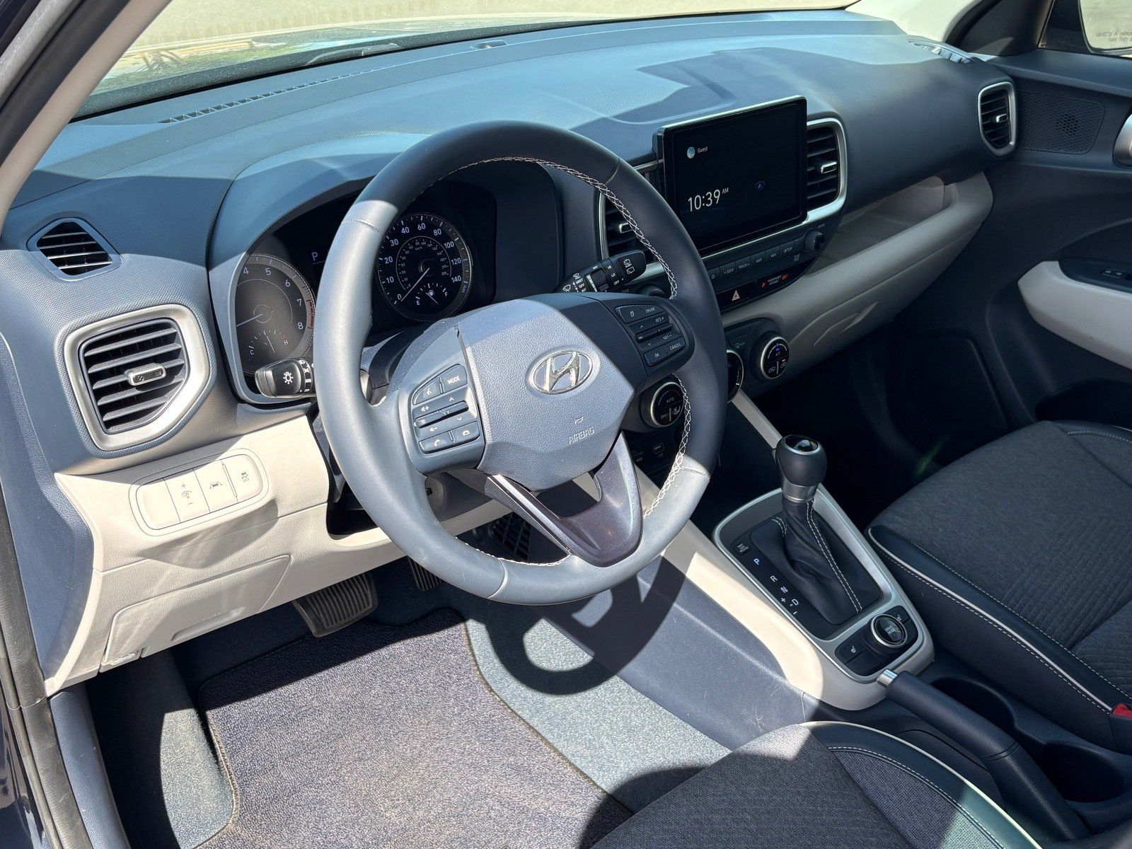 Used 2021 Hyundai Venue FWD image 20