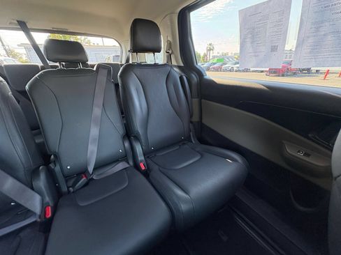 Used 2026 Kia Carnival FWD image 40