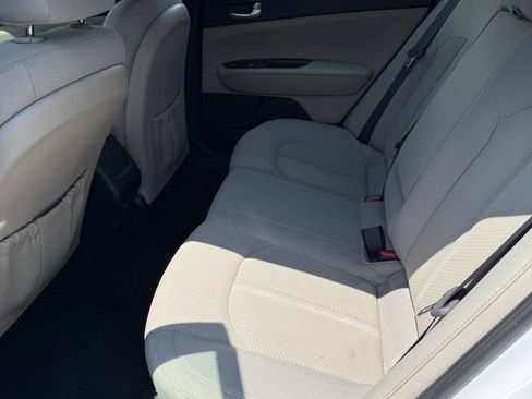 Used 2018 Kia Optima LX FWD image 14