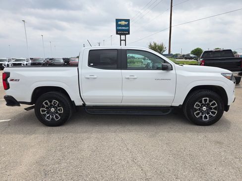 Used 2025 Chevrolet Colorado Z71 image 3