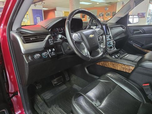 Used 2015 Chevrolet Suburban LTZ image 8