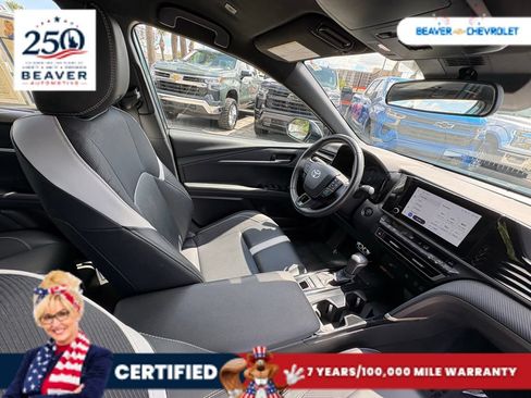 Used 2025 Toyota Camry SE FWD image 25