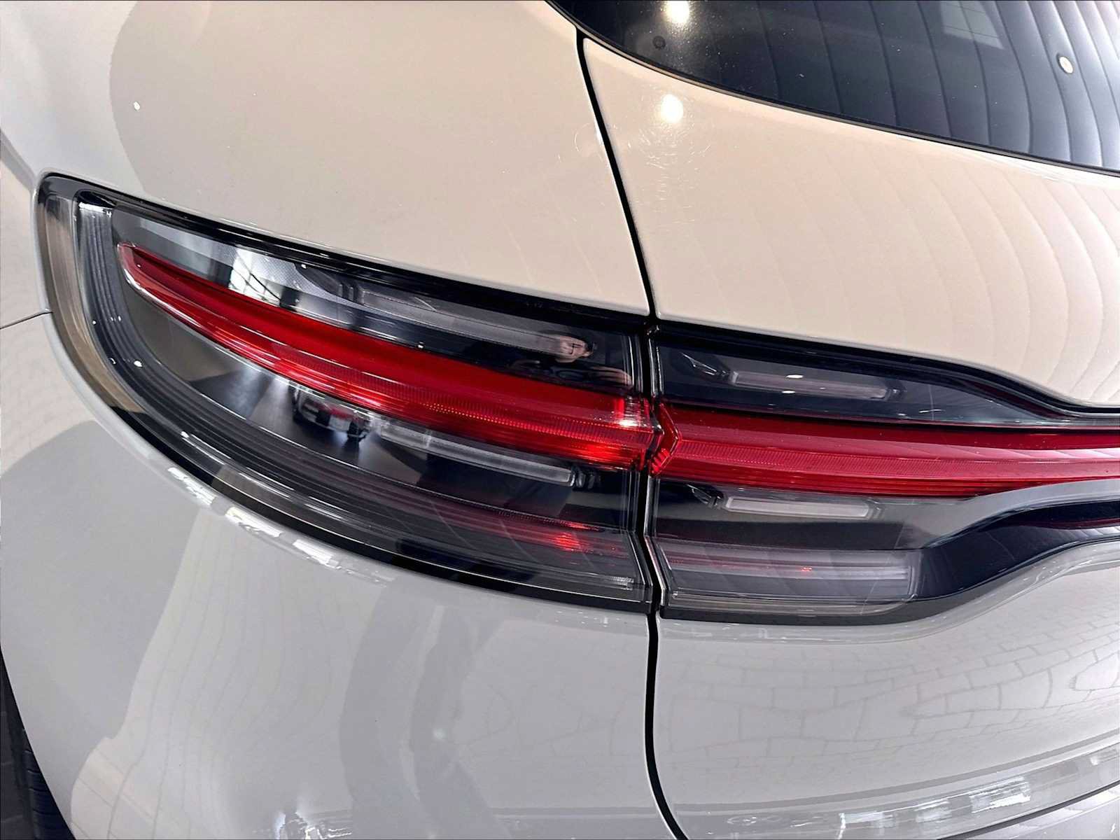 Used 2026 Porsche Macan AWD/4WD image 35