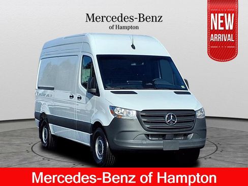 Used 2025 Mercedes-Benz Sprinter 2500 image 1