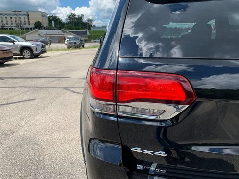 Used 2020 Jeep Grand Cherokee Limited AWD/4WD image 33