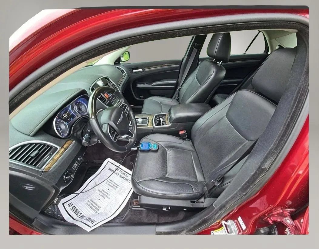 Used 2018 Chrysler 300 Limited w/ Safetytec Plus Group RWD image 6