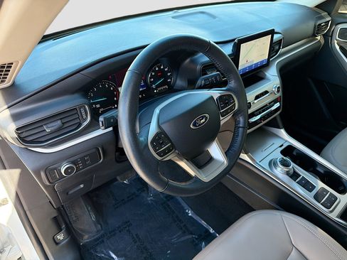 Used 2022 Ford Explorer XLT w/ Equipment Group 202A image 27