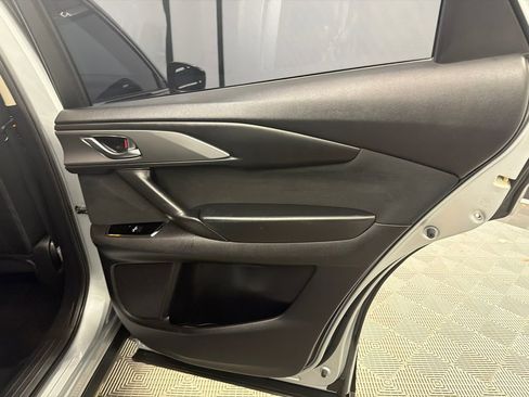 Used 2018 MAZDA CX-9 Sport FWD image 16