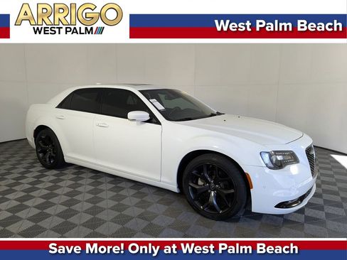 Certified 2022 Chrysler 300 S w/ Safetytec Plus Group image 1