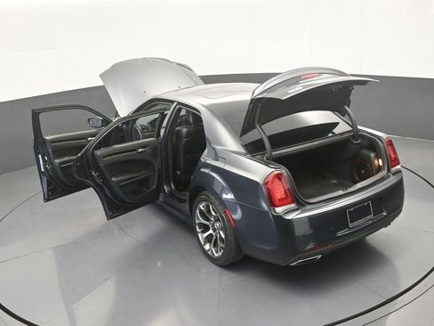 Used 2018 Chrysler 300 S w/ 300S Premium Group RWD image 67