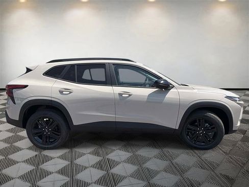 New 2026 Chevrolet Trax ACTIV FWD image 4