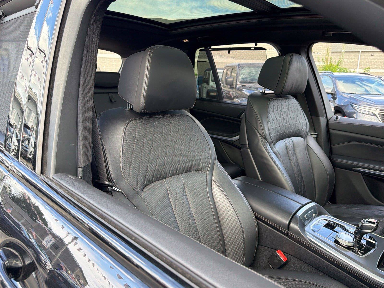 Used 2022 BMW X5 M50i w/ Executive Package AWD/4WD image 13