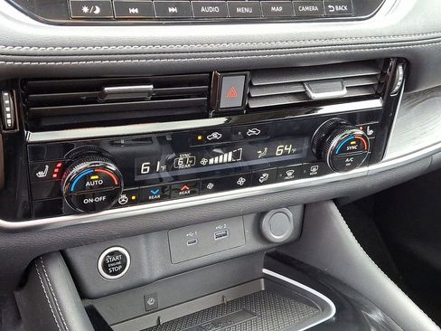 Used 2023 Nissan Rogue Platinum w/ Platinum Premium Package image 17