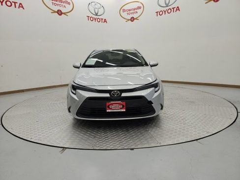 Used 2026 Toyota Corolla LE FWD image 4