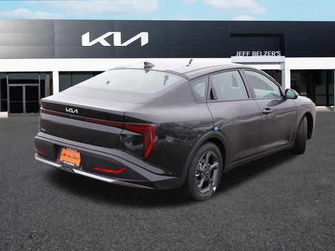 New 2026 Kia K4 LXS image 3