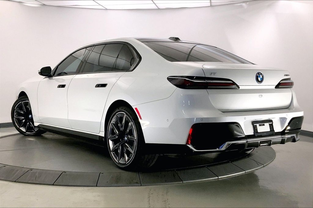 Certified 2023 BMW i7 xDrive60 AWD/4WD image 9