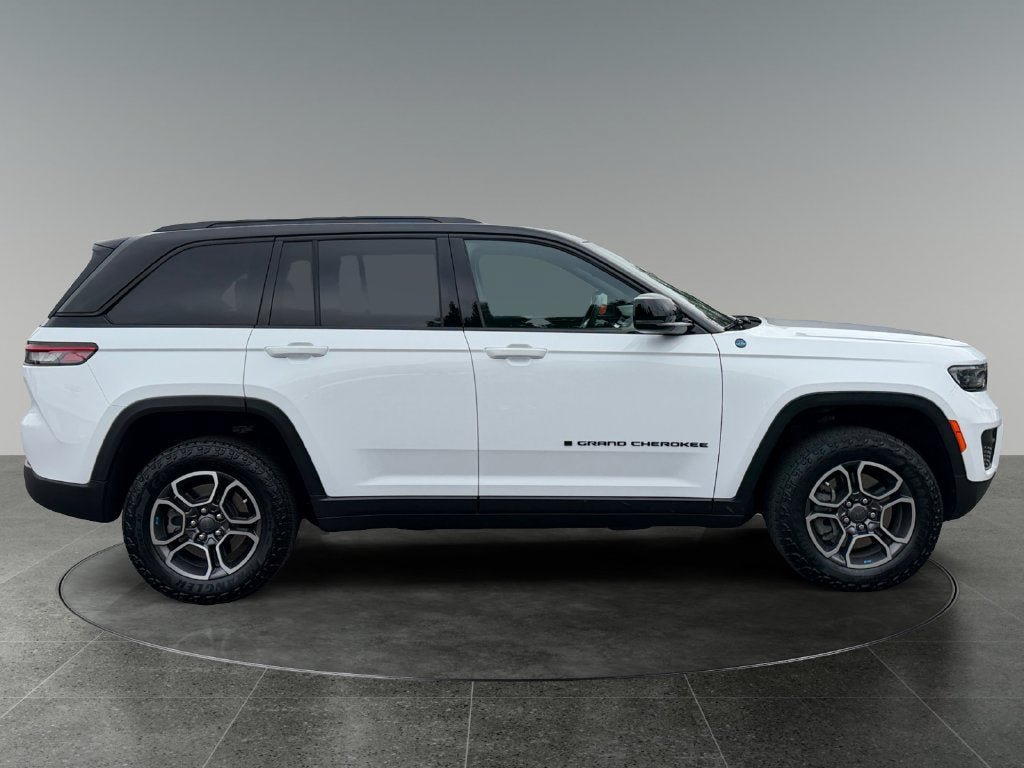Used 2022 Jeep Grand Cherokee Trailhawk 4xe AWD/4WD image 10