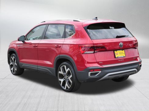 Certified 2022 Volkswagen Taos SEL w/ Panoramic Sunroof Package AWD/4WD image 5