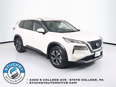 Used 2023 Nissan Rogue SV image 1