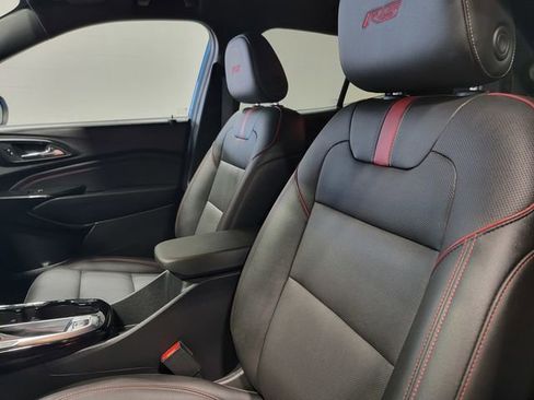 Certified 2024 Chevrolet Trax RS w/ Sunroof Package FWD image 12