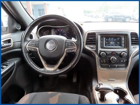 Used 2015 Jeep Grand Cherokee Laredo w/ Quick Order Package 23E AWD/4WD image 11