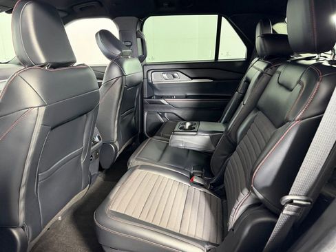Used 2025 Ford Explorer ST-Line image 27
