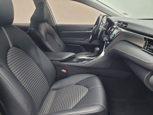 Used 2020 Toyota Camry SE image 21