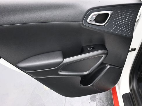 Used 2021 Kia Soul GT-Line image 11