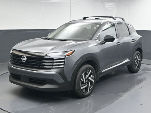 Certified 2026 Nissan Kicks SV w/ SV Premium Package image 4