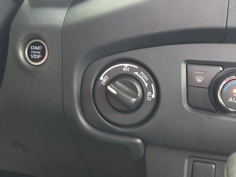 Used 2024 Nissan Frontier PRO-4X w/ Technology Package AWD/4WD image 23