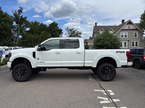 Used 2022 Ford F250 Lariat w/ Black Appearance Package AWD/4WD image 4